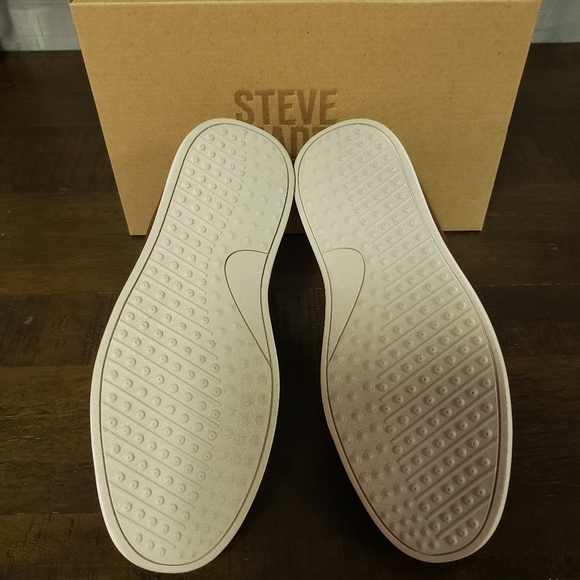 Steve Madden Youth Fashion Sneakers - Picture 7 of 7